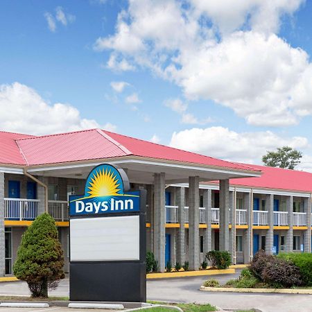 Days Inn By Wyndham Richmond Extérieur photo