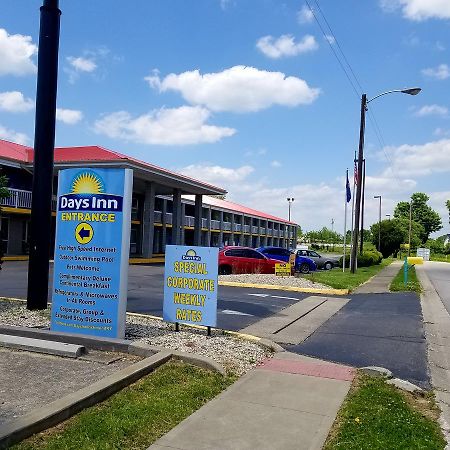 Days Inn By Wyndham Richmond Extérieur photo
