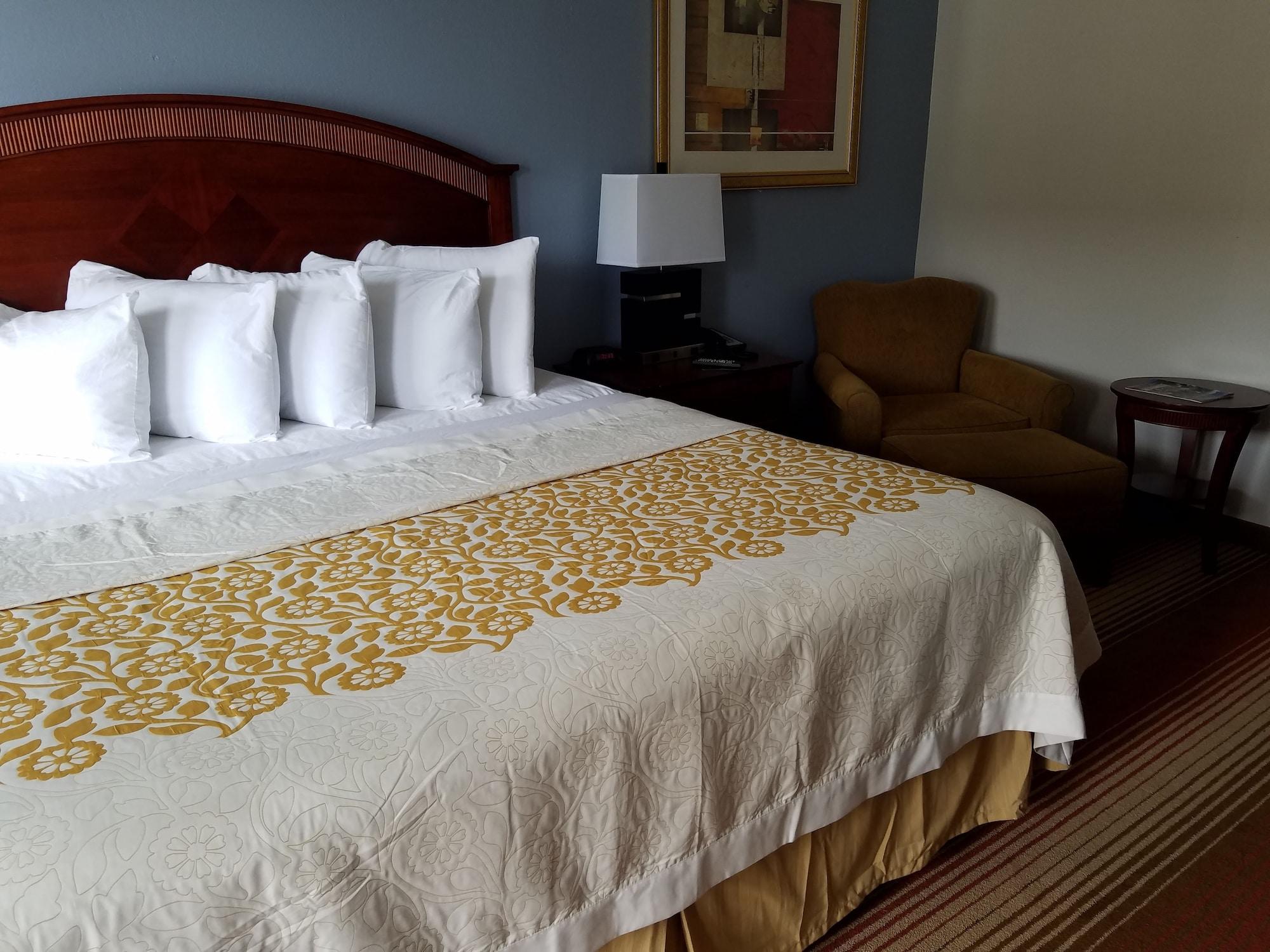 Days Inn By Wyndham Richmond Extérieur photo