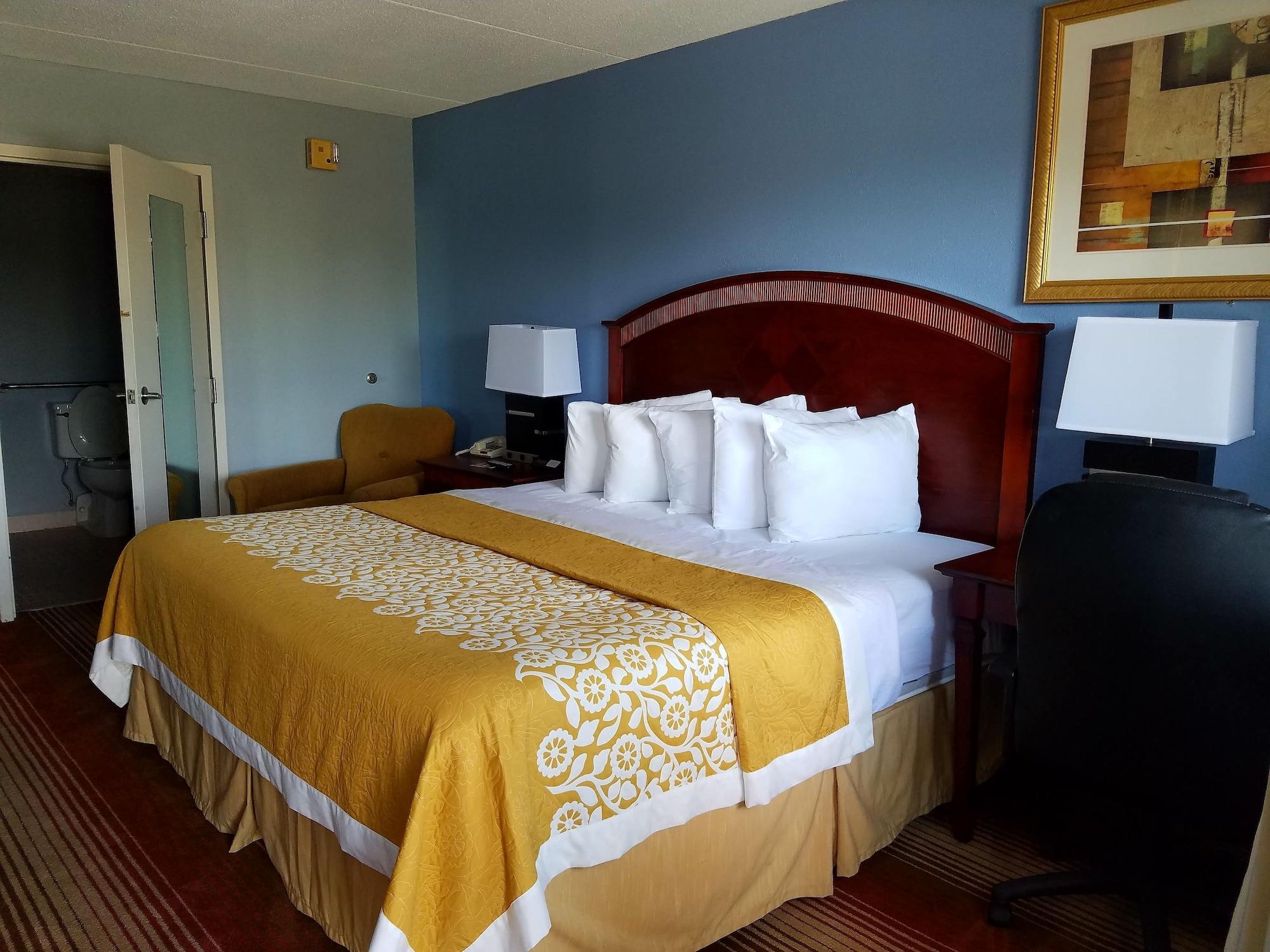 Days Inn By Wyndham Richmond Extérieur photo
