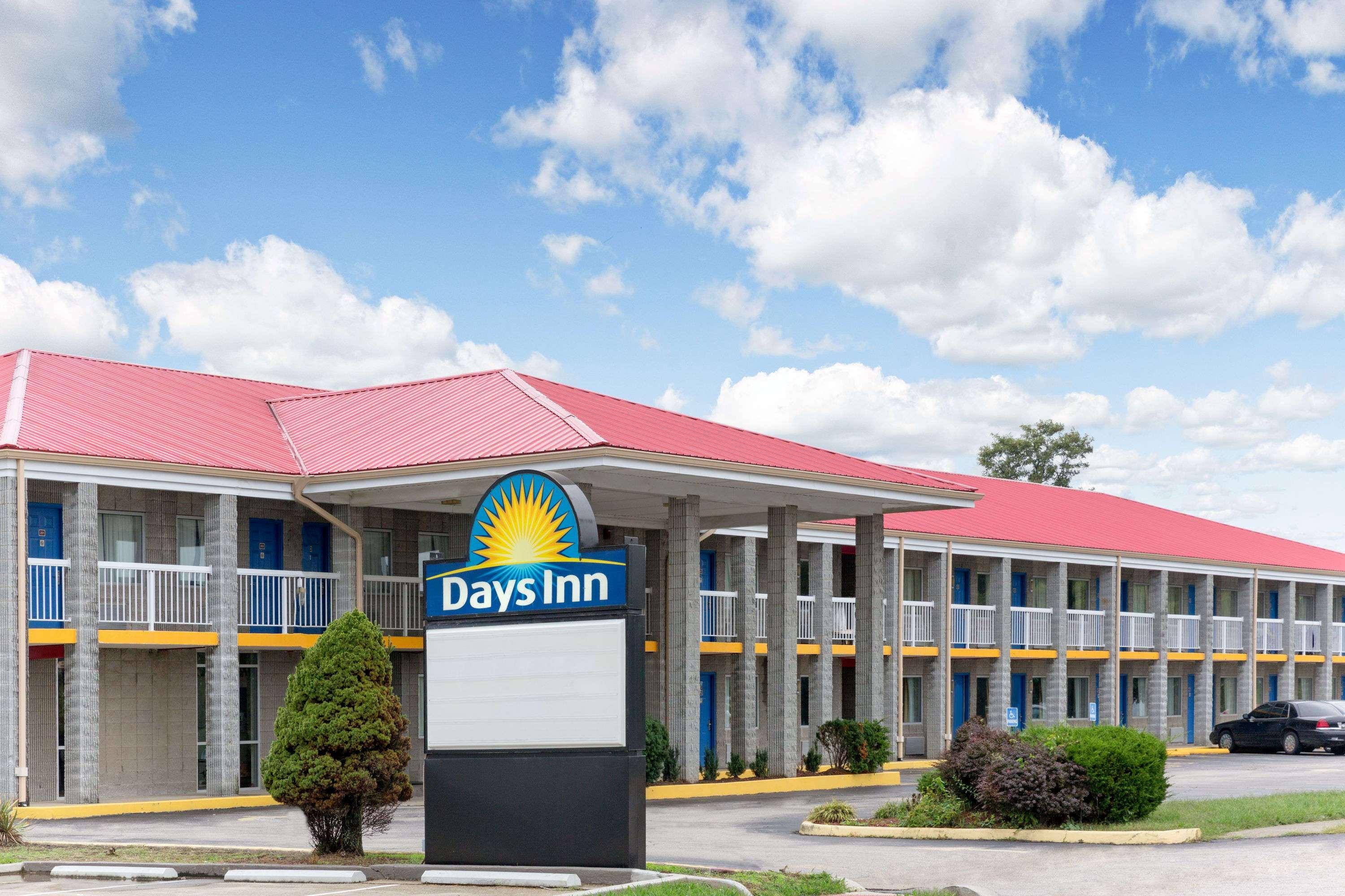 Days Inn By Wyndham Richmond Extérieur photo