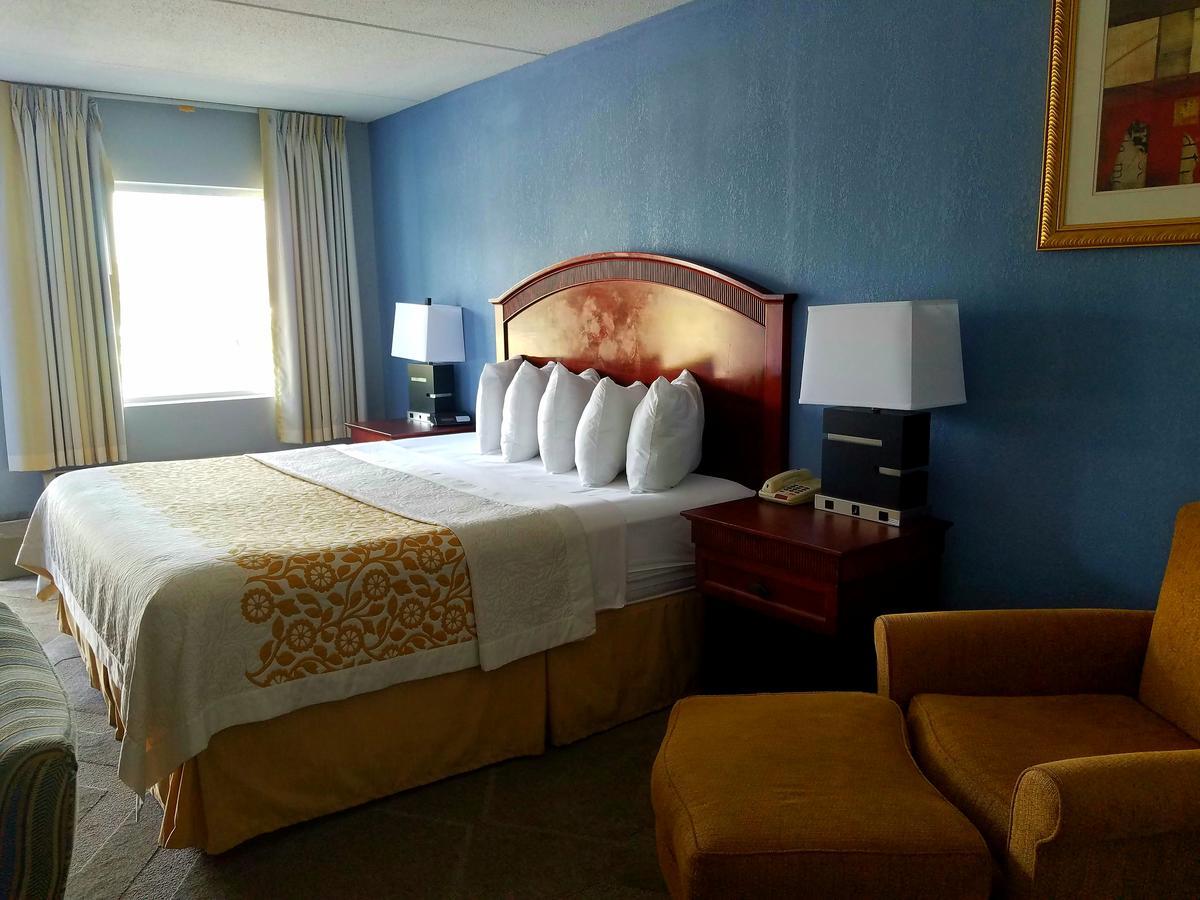 Days Inn By Wyndham Richmond Extérieur photo