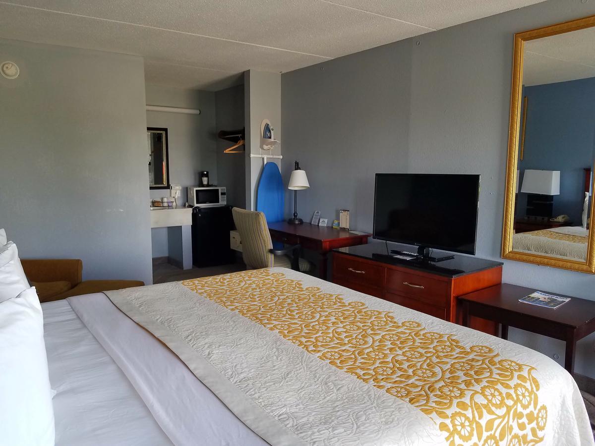 Days Inn By Wyndham Richmond Extérieur photo
