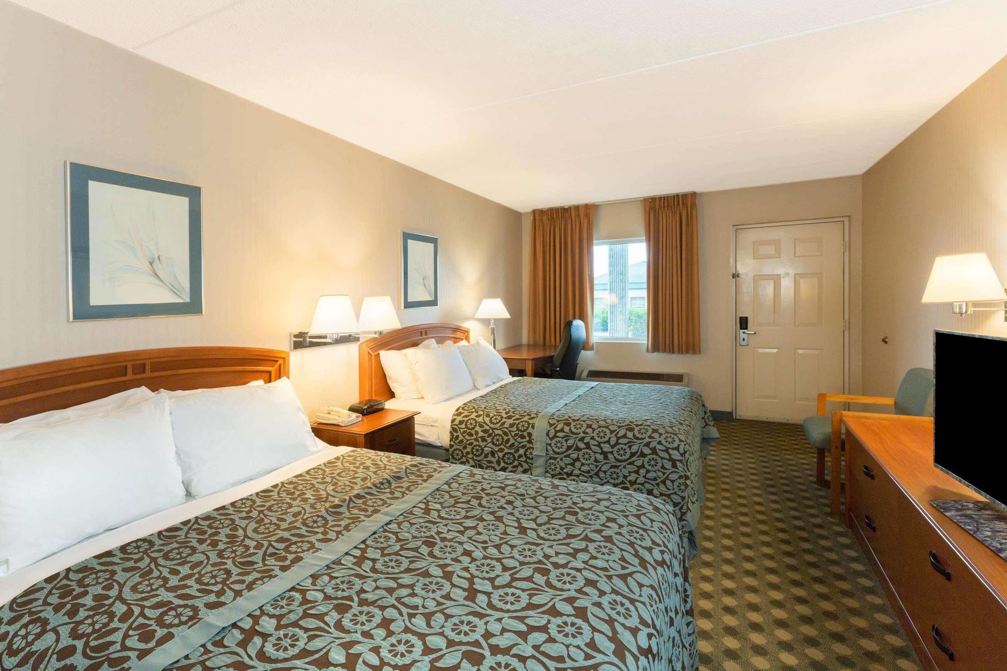Days Inn By Wyndham Richmond Extérieur photo