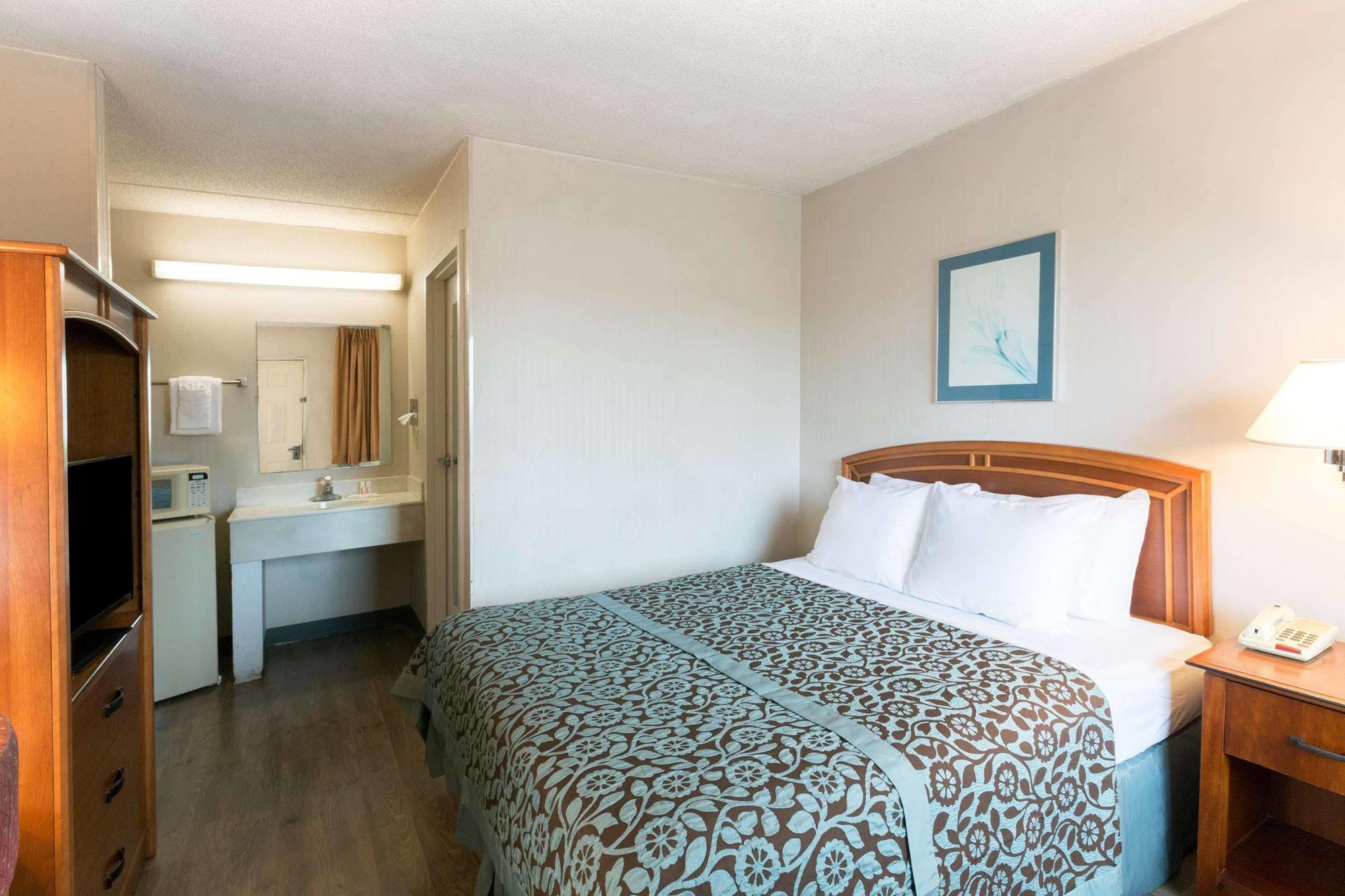 Days Inn By Wyndham Richmond Extérieur photo